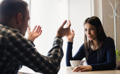 Cosa non dovresti fare quando il tuo ragazzo ti dà per scontata